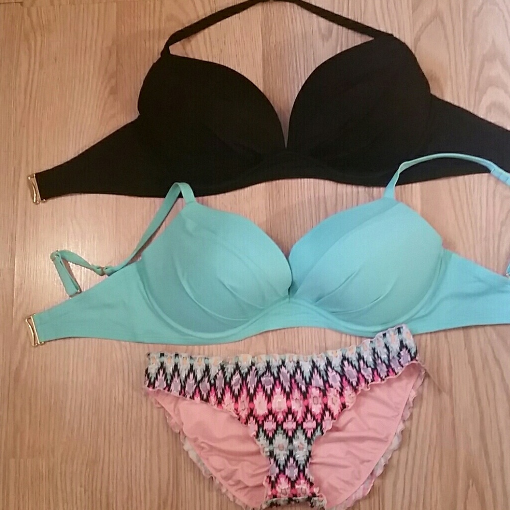 Nwt Victoria Secret bikini 34DDD(fits 36DD) medium